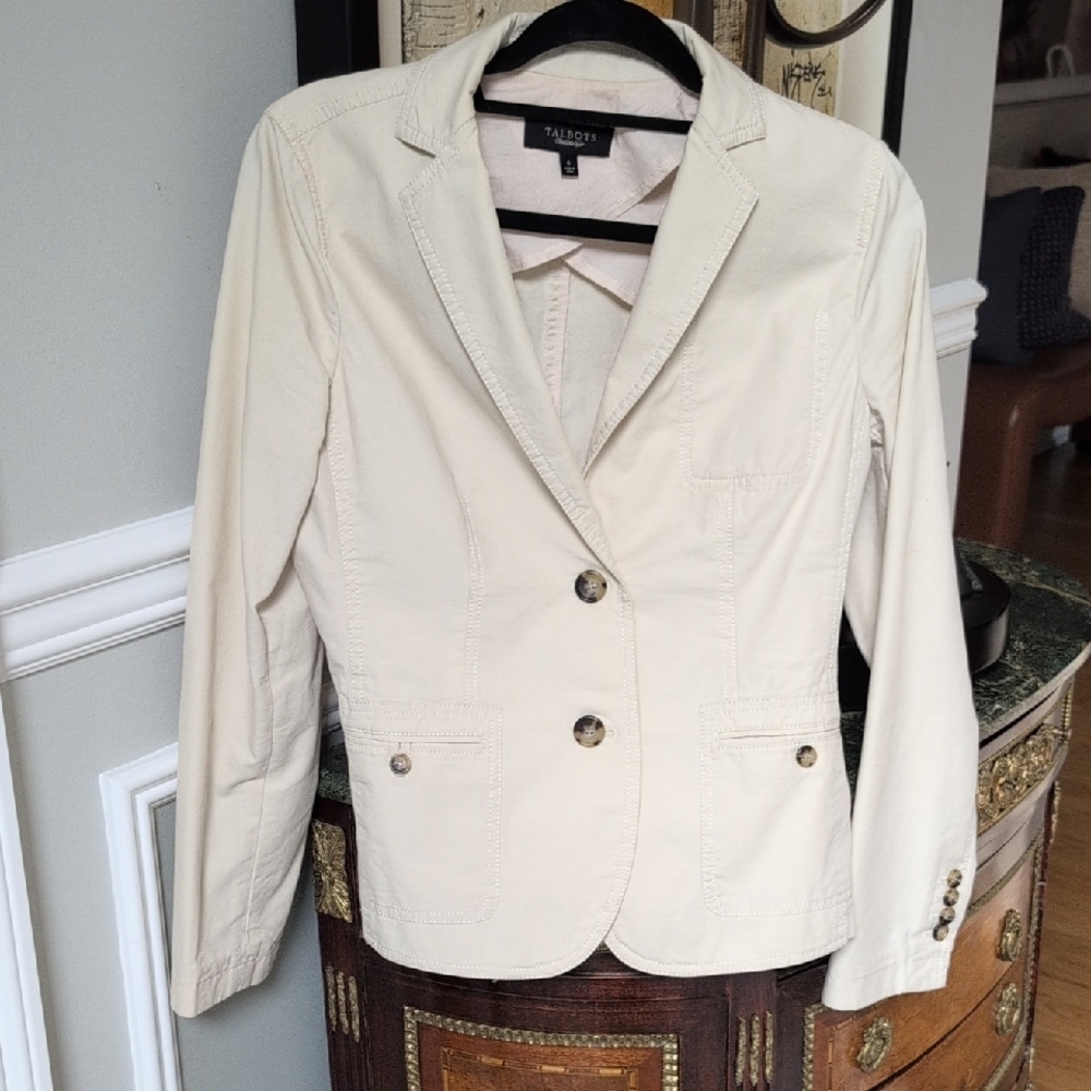 Talbots Size 6 Beige Blazer. EUC